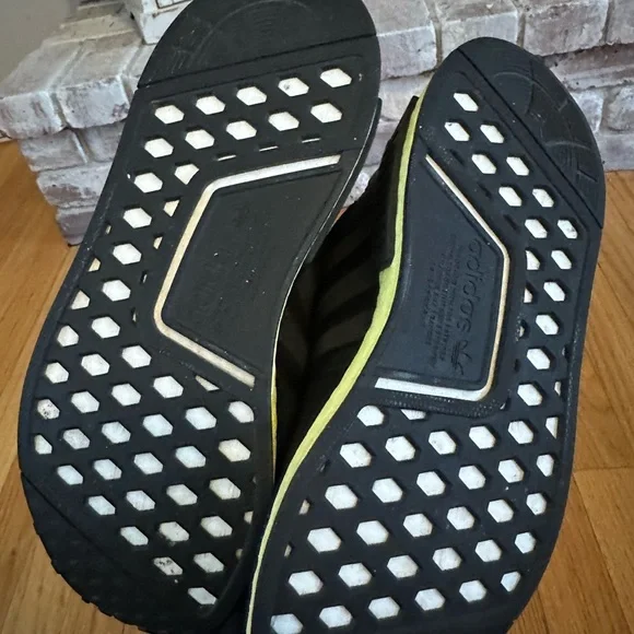 Adidas - Picture 3 of 4